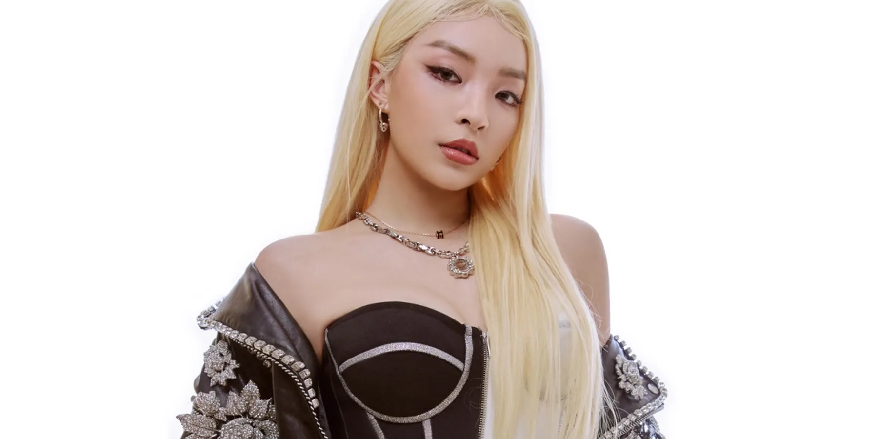 VaVa Mao Yanqi in her official Apple Music artist portrait
