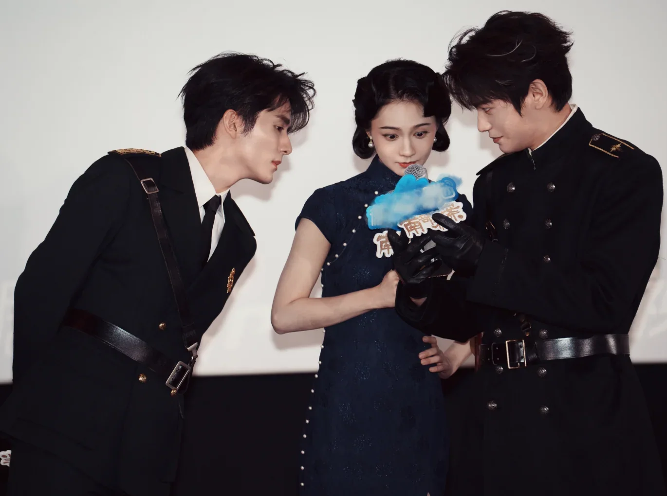 Ding Yuxi with the Southern Archives cast at a live promotional event