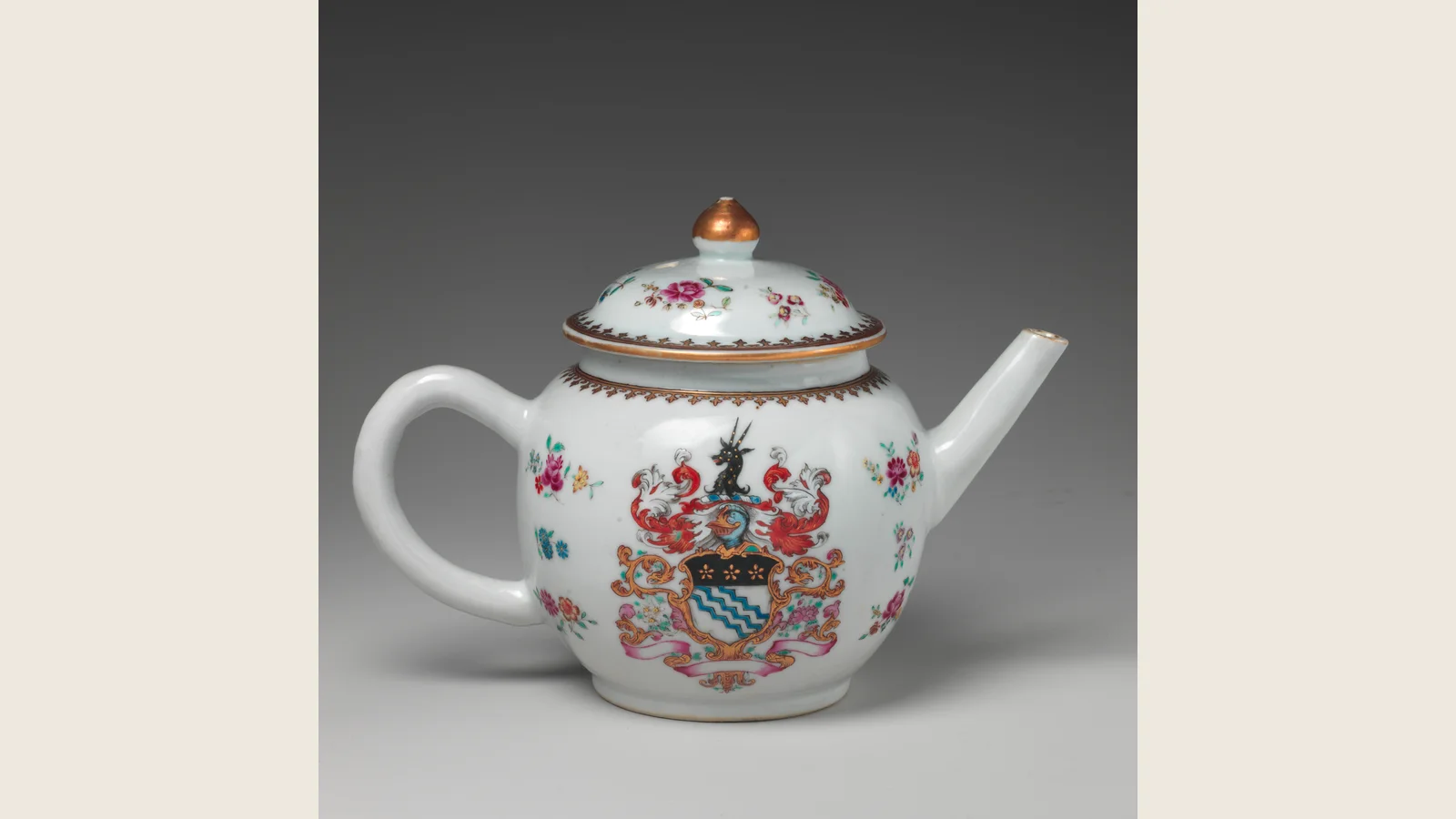Eighteenth-century Chinese export porcelain teapot painted with an armorial design for an overseas service