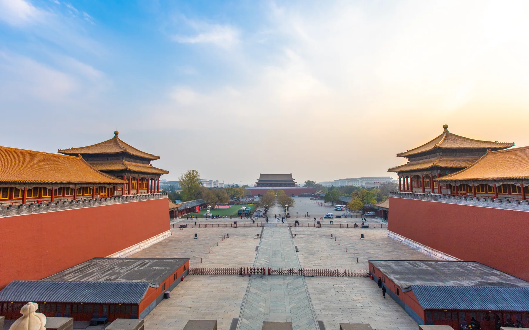 Forbidden City architecture introducing the standing monumental evidence at the start of a China ancient-capitals route