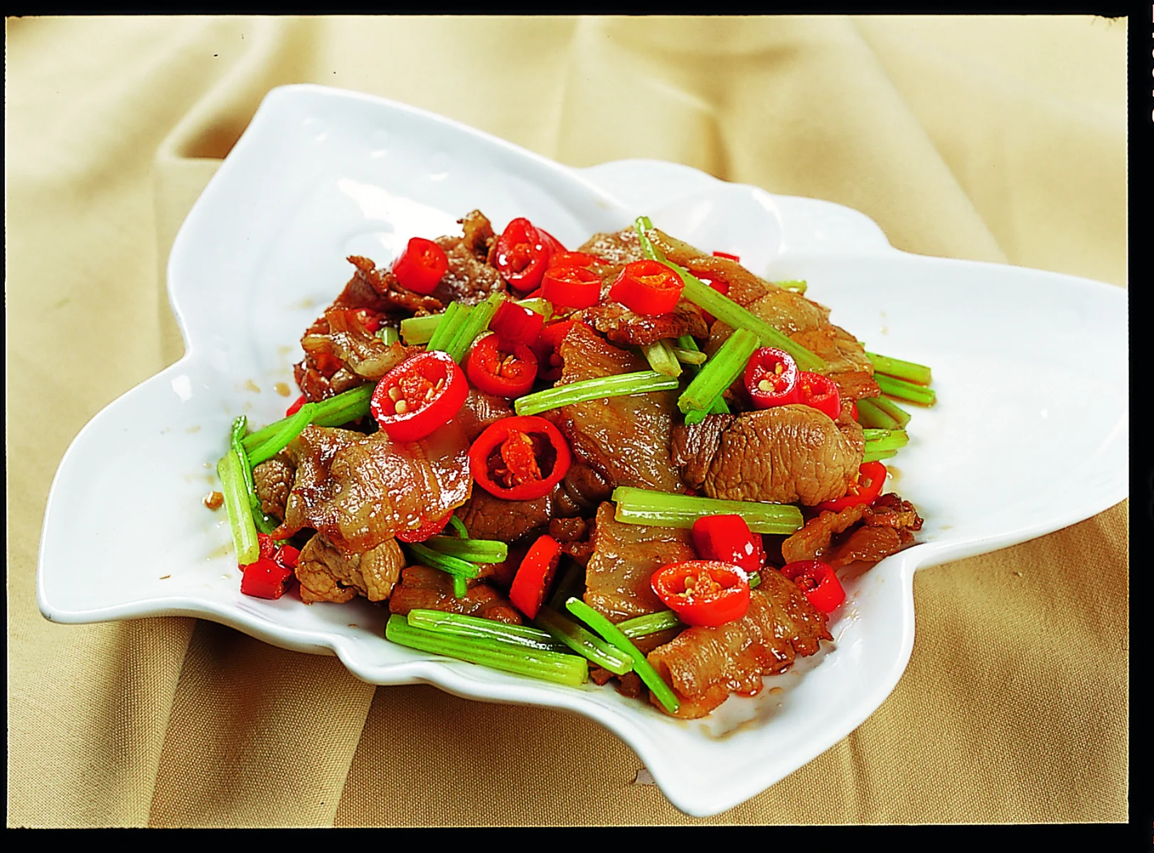 Changsha-style stir-fried pork with fresh chilies, a direct taste of Hunan's everyday table