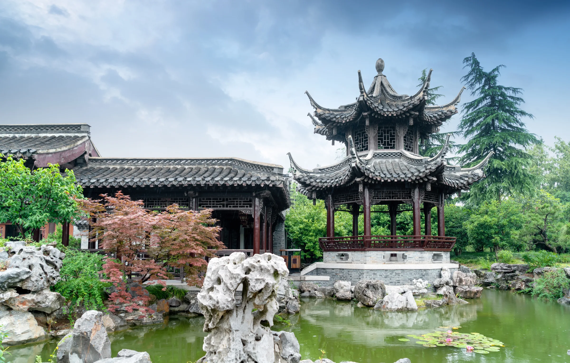 Slender West Lake gardens in Yangzhou, part of the urban landscape behind the city's slow dining culture