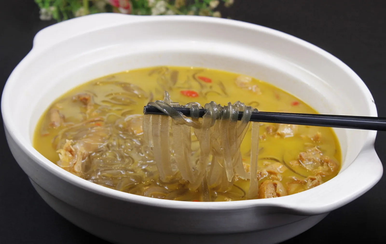 Northeastern Chinese chicken stew with glass noodles