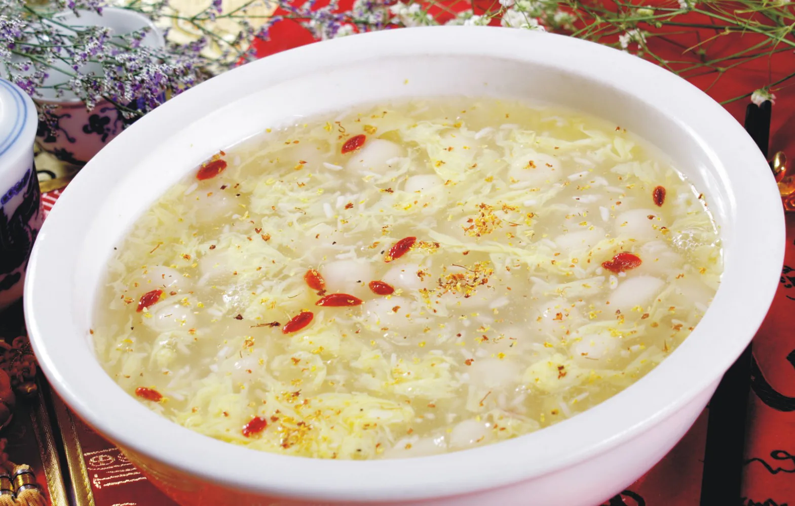 Small glutinous-rice balls in an osmanthus-scented sweet fermented-rice soup