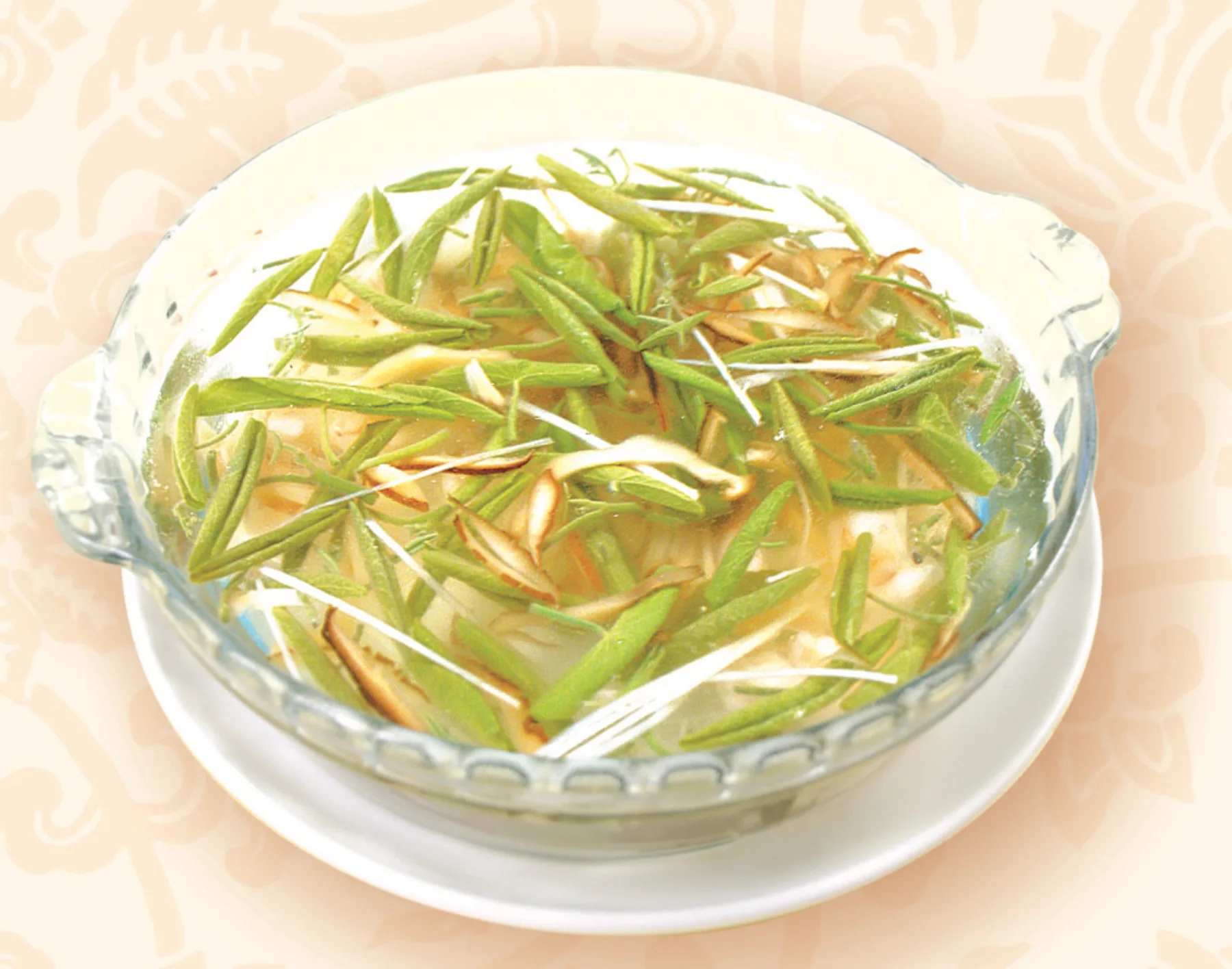 Clear West Lake-style soup filled with tender green water-shield leaves