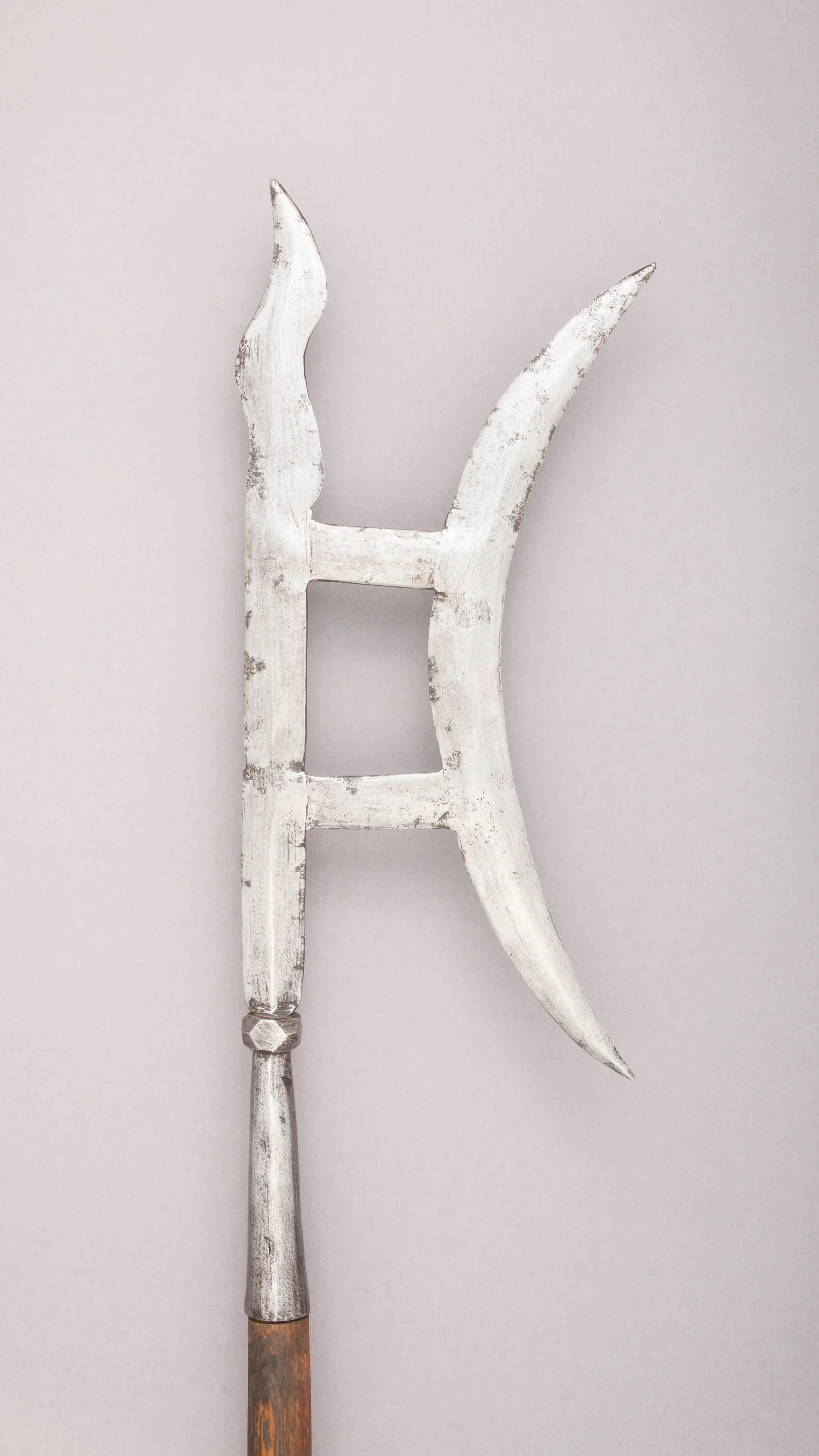 Eighteenth-century Chinese spear with steel head, wooden shaft and surviving pigment in the Metropolitan Museum of Art