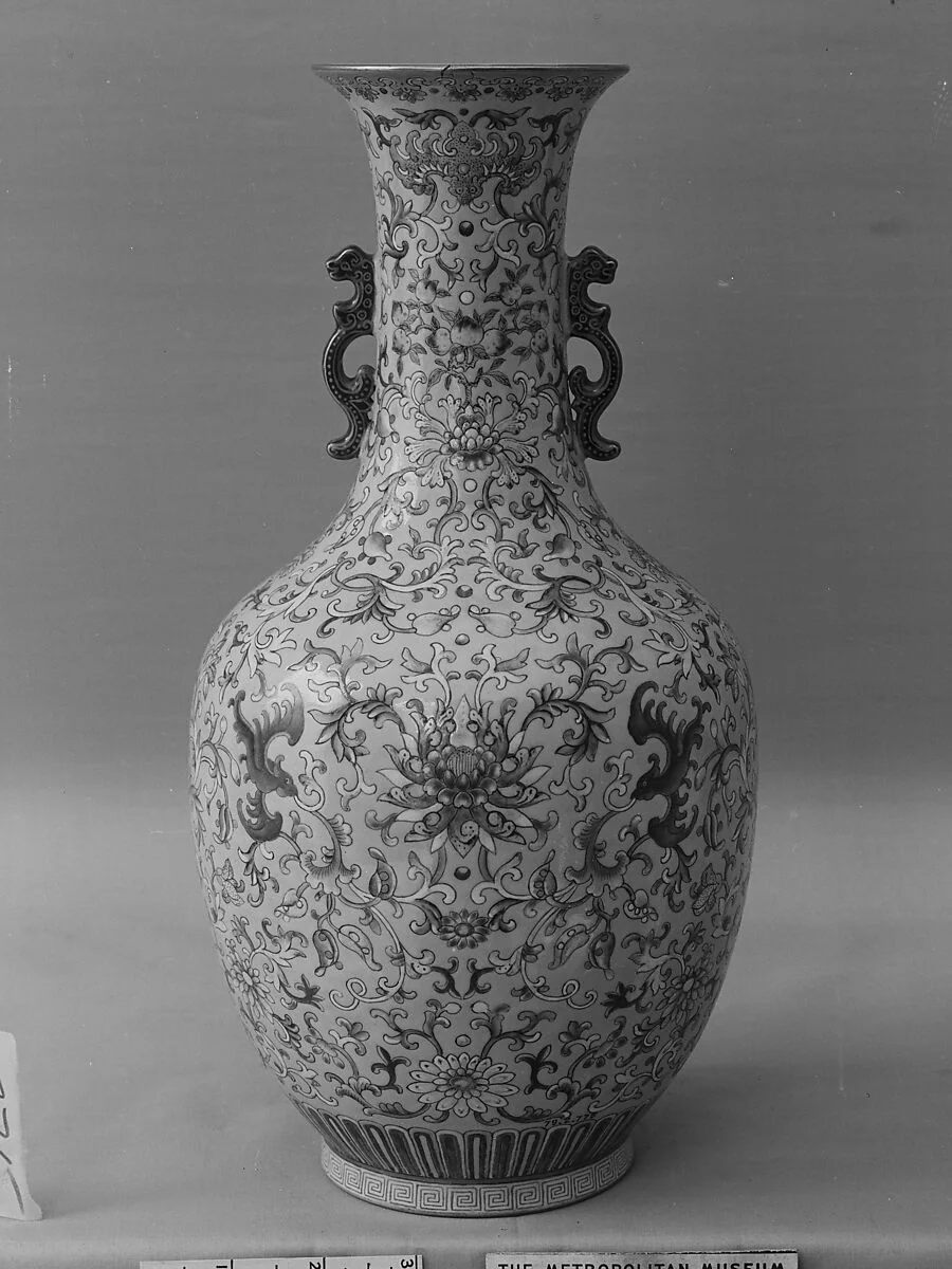 Qing porcelain vase with a large double happiness graph among bats, peaches and floral scrolls