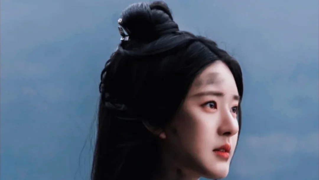 Love Like the Galaxy character Cheng Shaoshang looking ahead in a blue robe