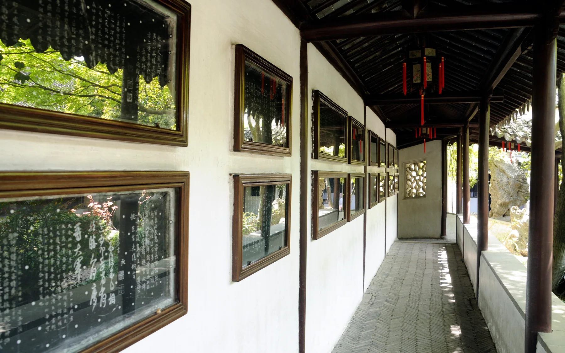 A covered Lingering Garden walkway showing the paced movement needed to travel to Suzhou well